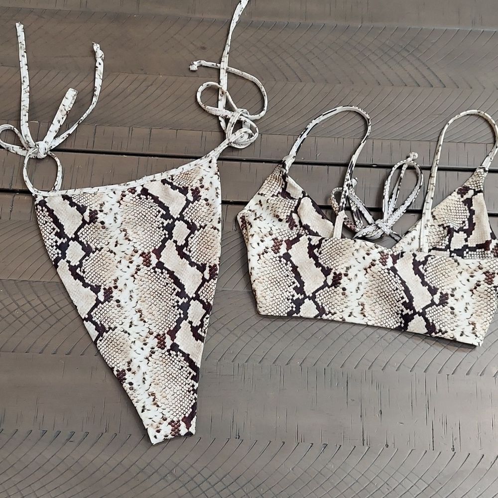 Nasty Gal Snakeskin Print High Waist String Bikini Sz 2 - Picture 9 of 9